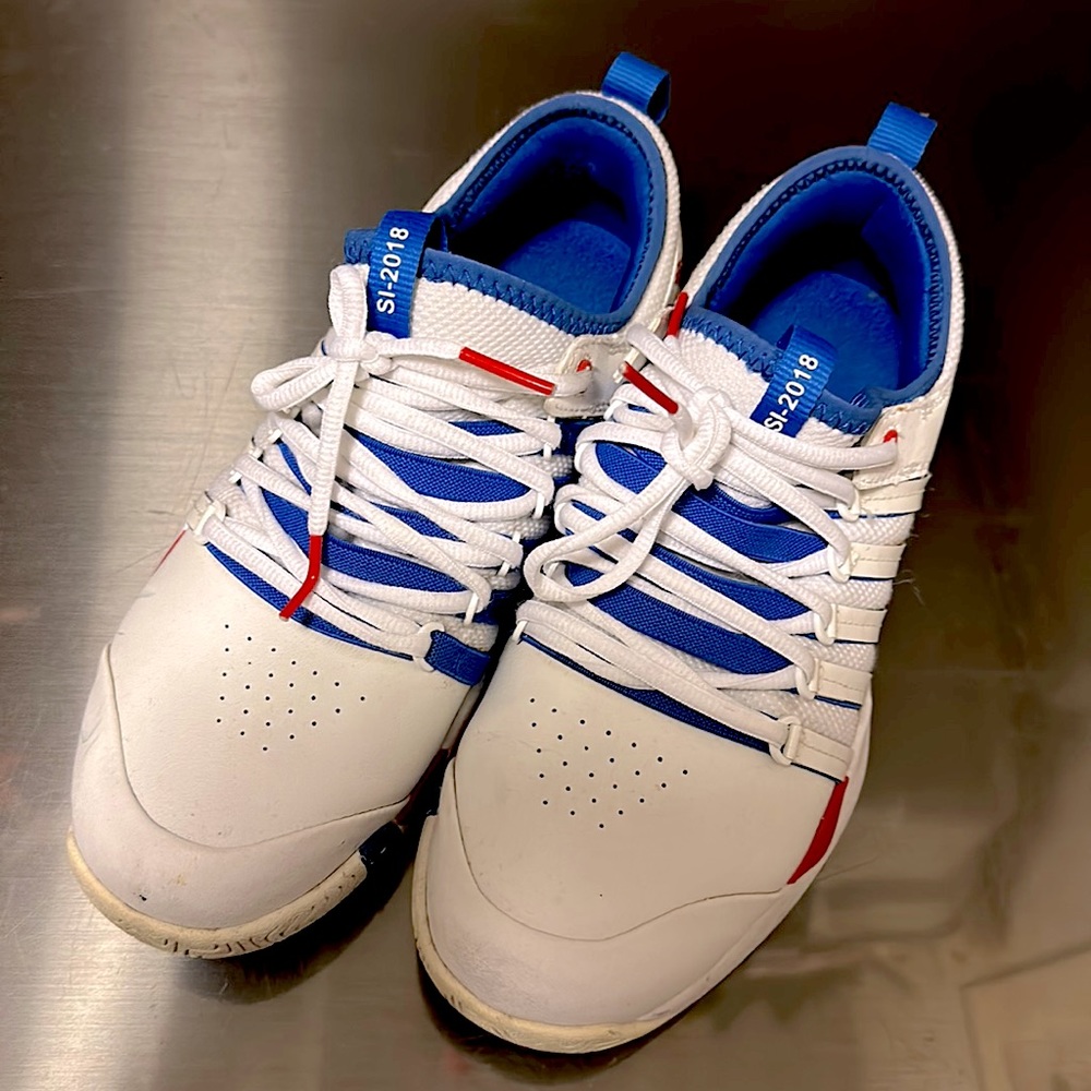 K-Swiss sneaker (size 8)